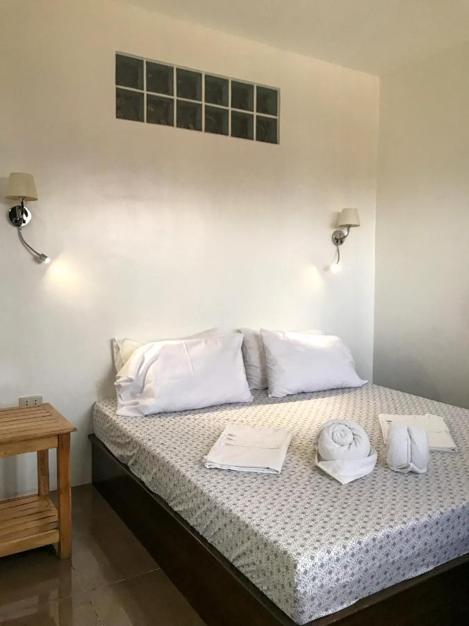 E.I. Suites Siquijor Exterior photo
